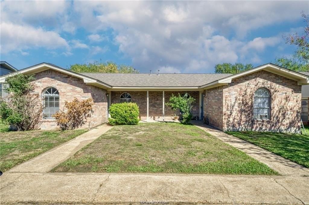 1519 Hillside Drive - Photo 2 of 12