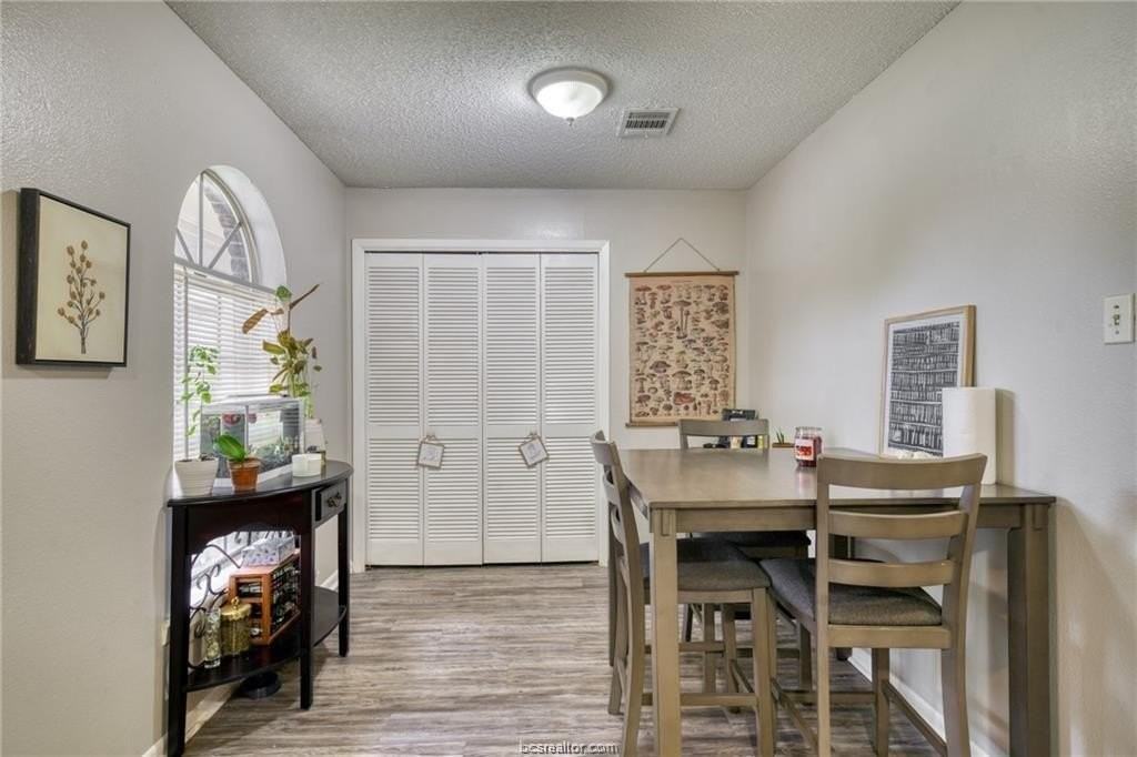 1519 Hillside Drive - Photo 4 of 12