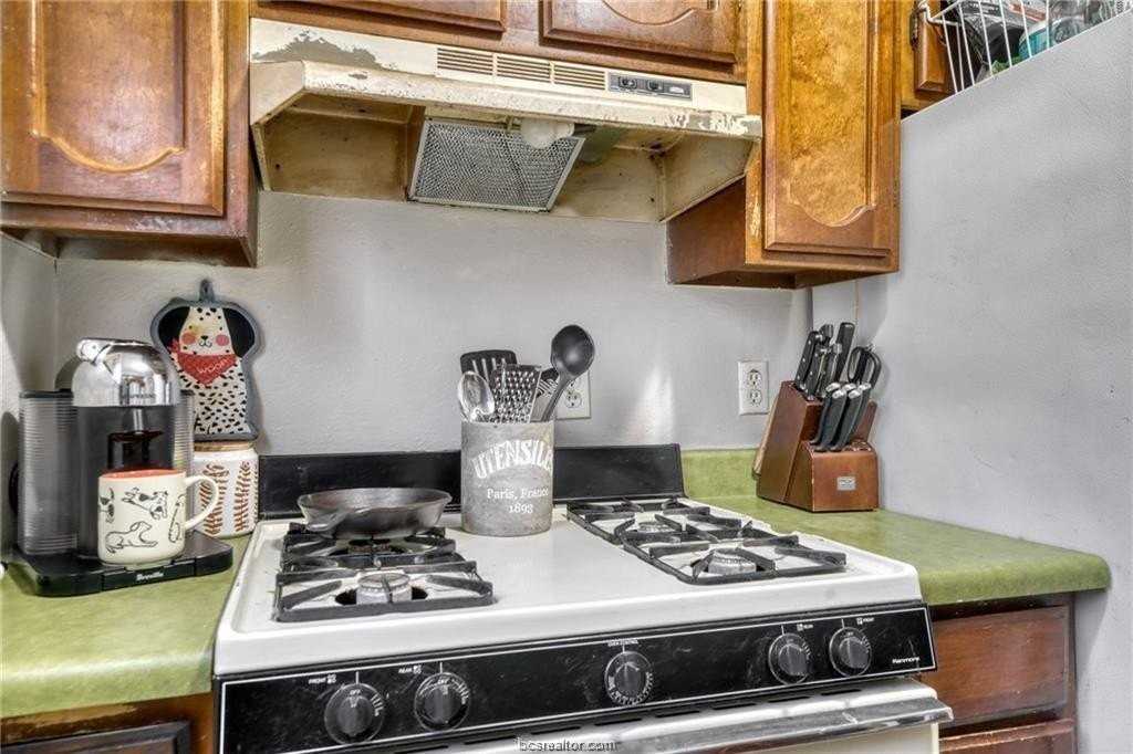 1519 Hillside Drive - Photo 6 of 12