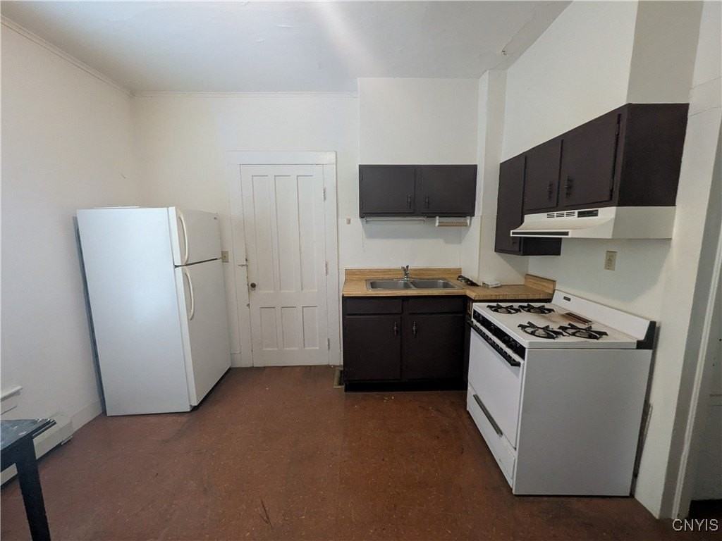 63 Central Avenue - Photo 4 of 11