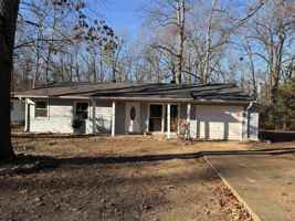 featured image of 160 Hiawatha Drive