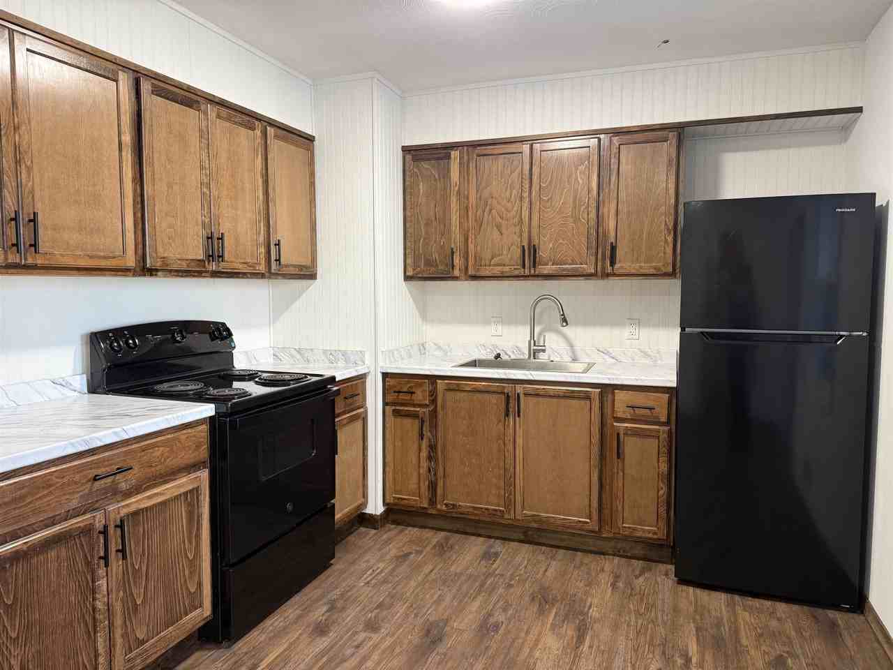 160 Hiawatha Drive - Photo 5 of 24