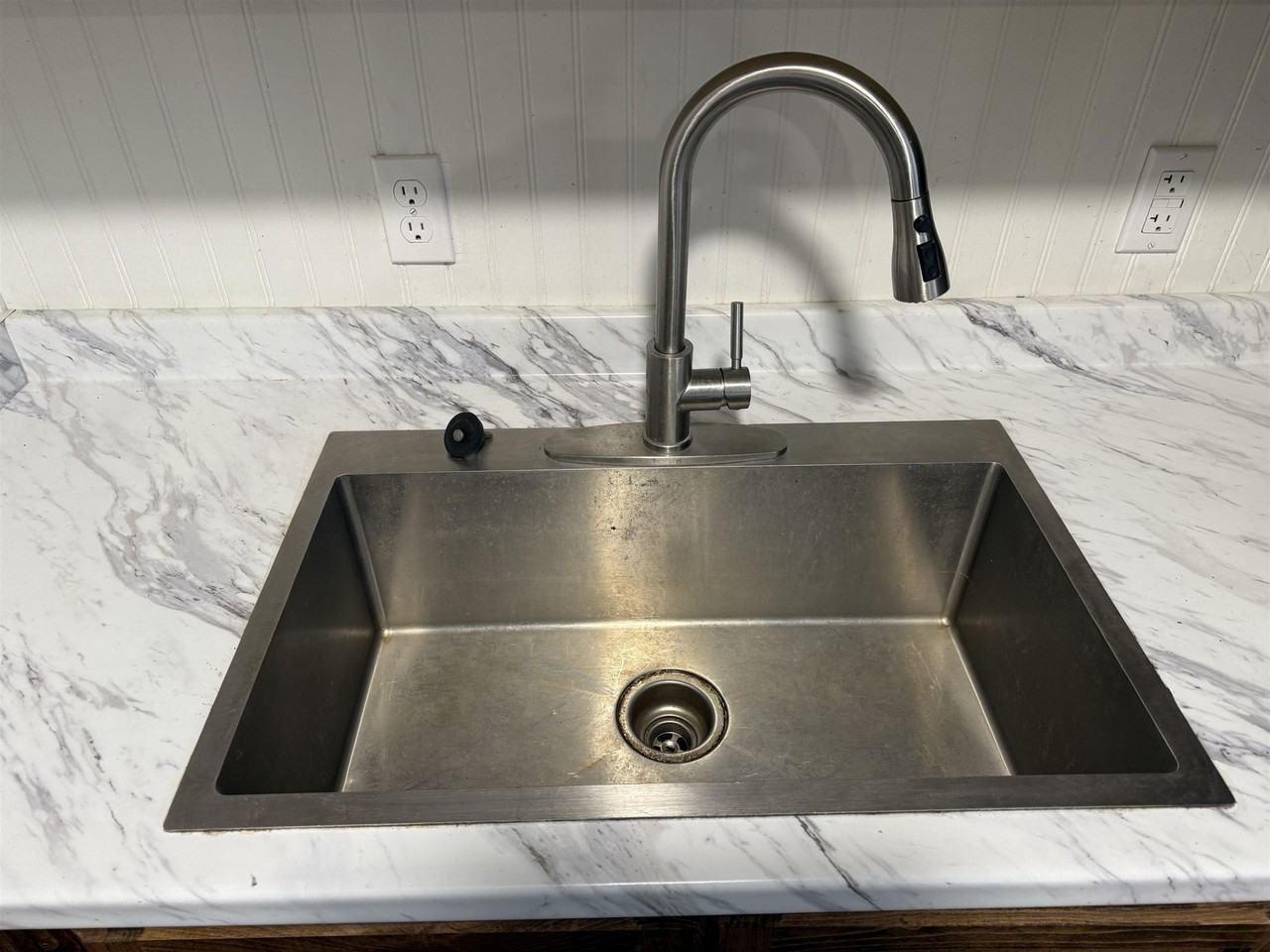 160 Hiawatha Drive - Photo 6 of 24