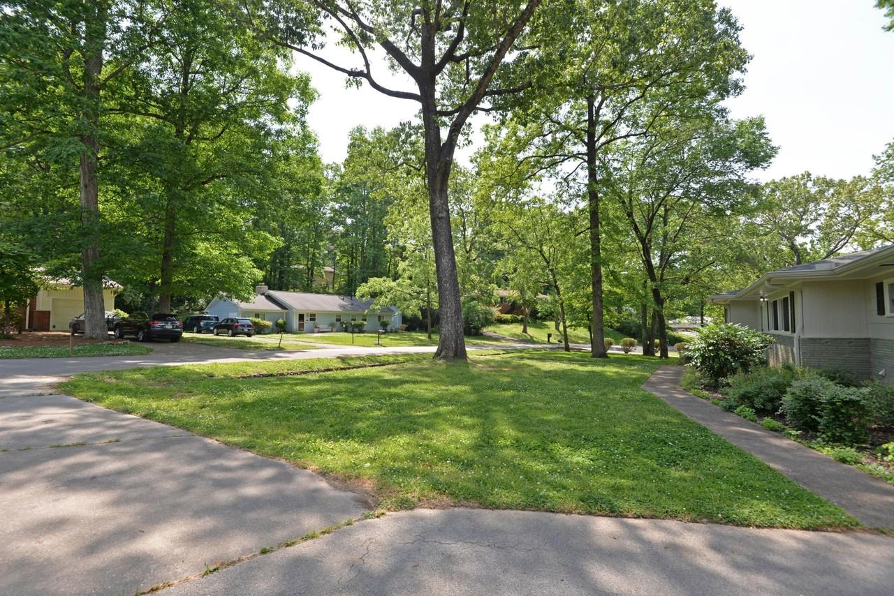 2531 Avalon Circle - Photo 5 of 31