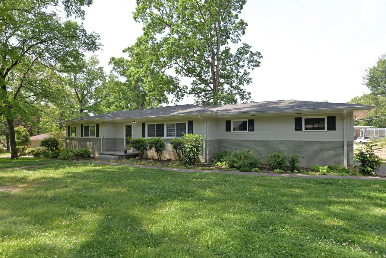 2531 Avalon Circle - Photo 6 of 31