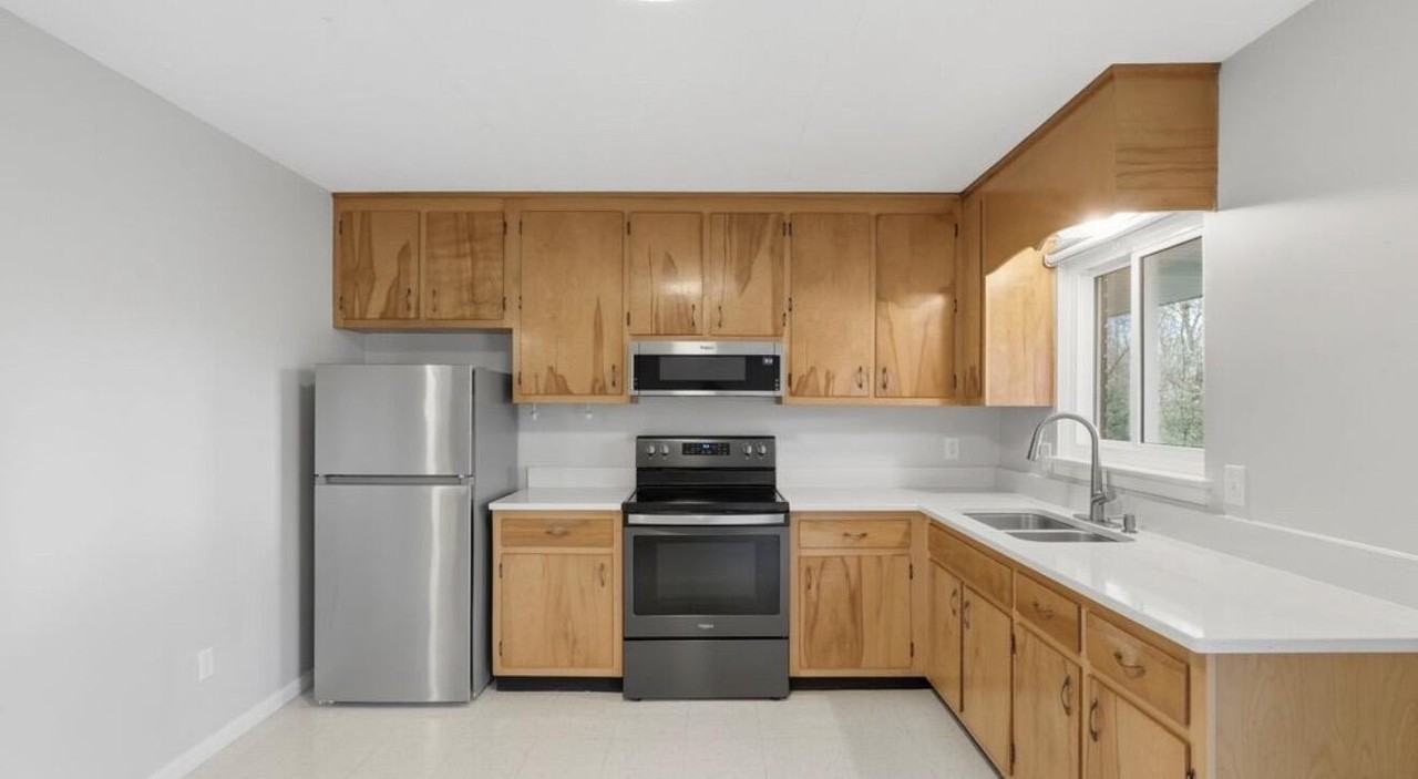 101 Sunset Dr - Photo 3 of 13