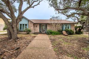 featured image of 930 Waterview St