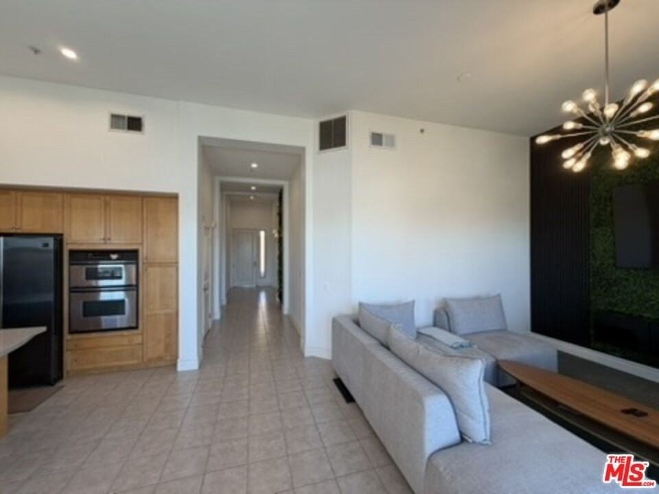 150 South San Fernando Boulevard #404 - Photo 6 of 28