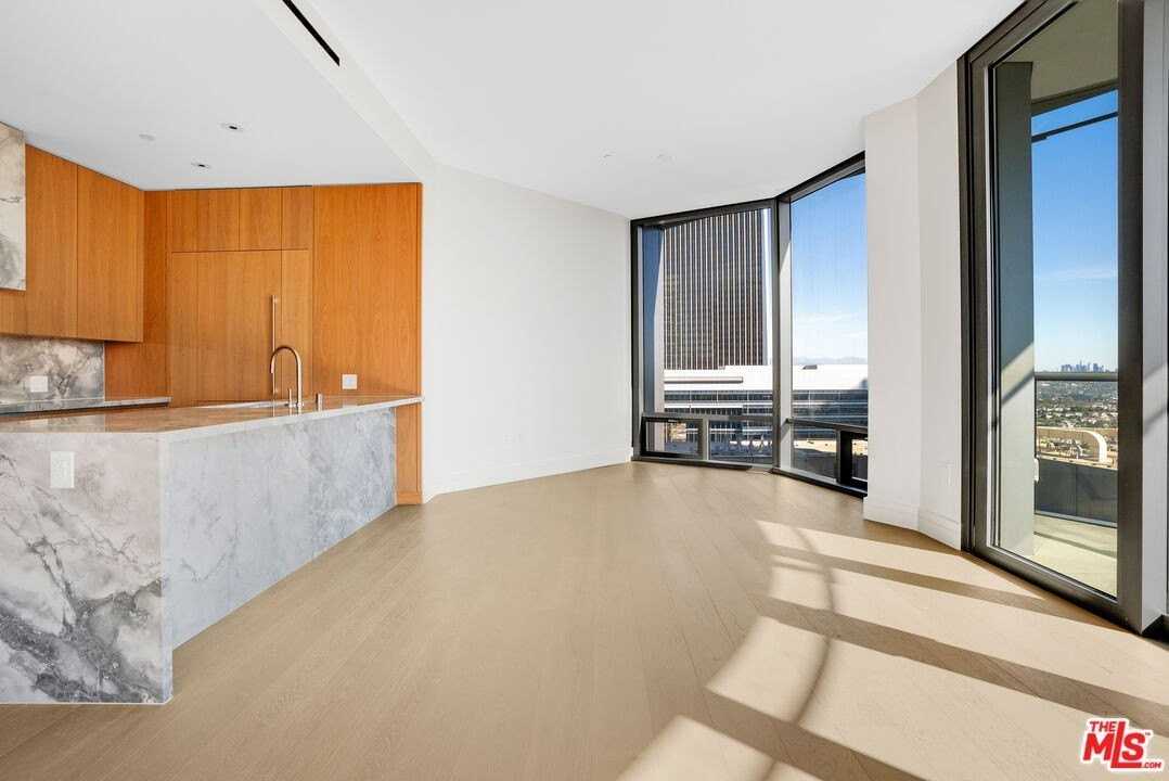 211 W Elm Ct unit: 16B #16B - Photo 3 of 32