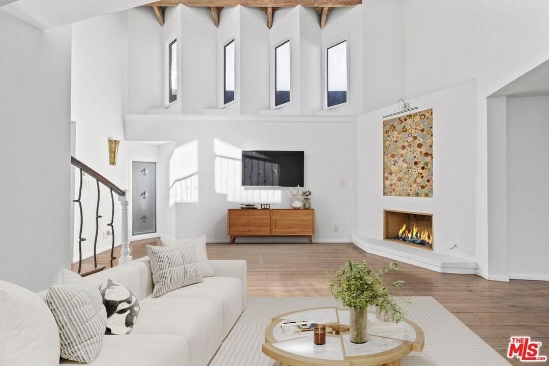 2316 Strongs Drive - Photo 3 of 20