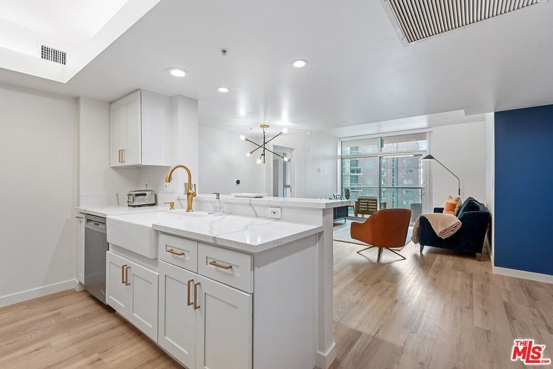 13700 Marina Pointe Drive #1426