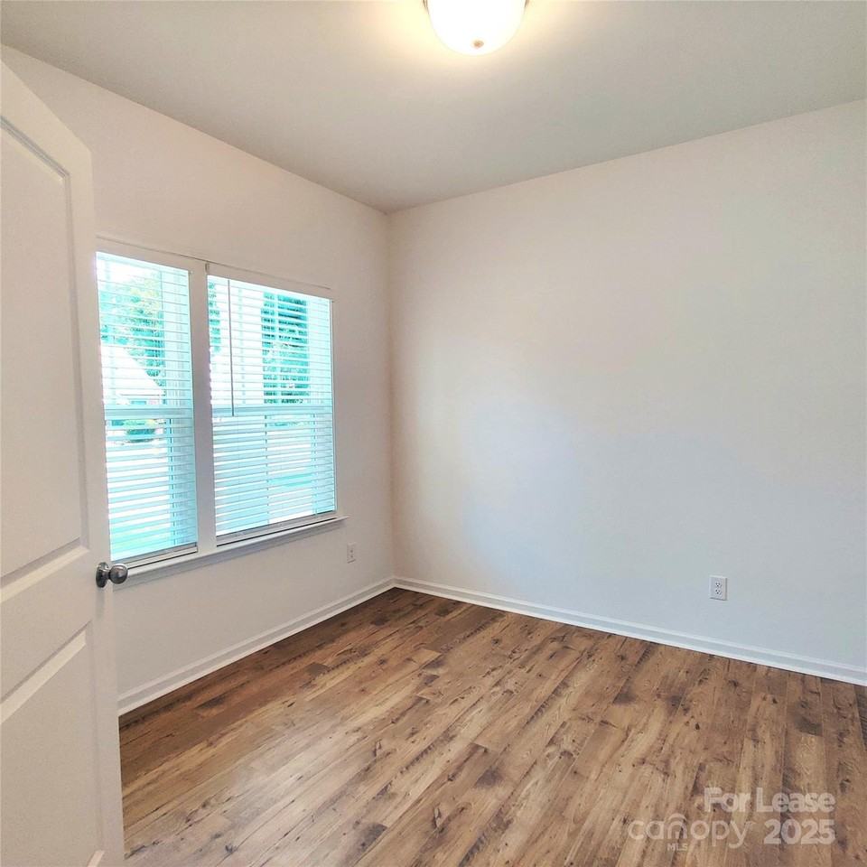 2112 Edison Street - Photo 3 of 25