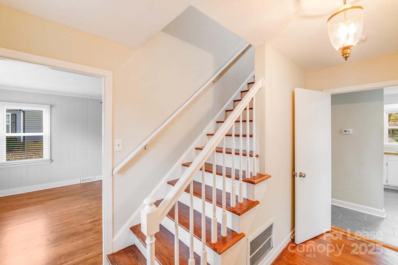 5001 Vescova Ct - Photo 7 of 29