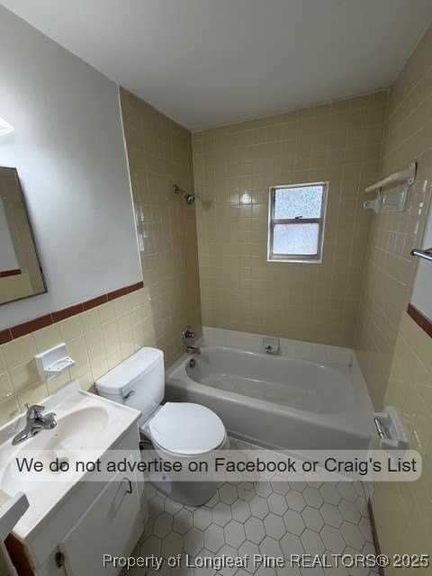 6402 Spring Hill Dr - Photo 5 of 9