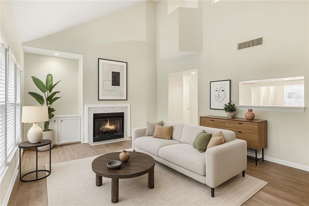 106 Ivy Green Court SE - Photo 4 of 20