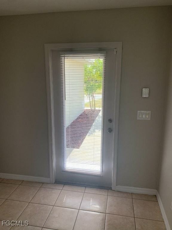 703 Sw 22nd St - Photo 4 of 44