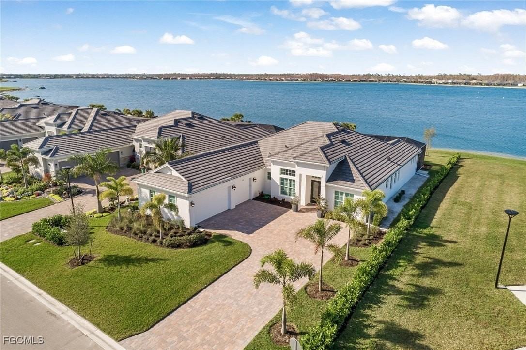 13974 Blue Bay Circle - Photo 3 of 49