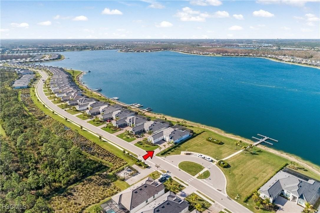 13974 Blue Bay Circle - Photo 4 of 49