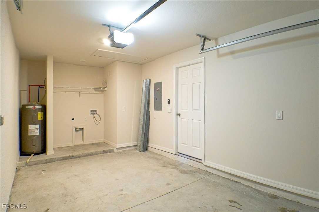 225 Rogers St - Photo 3 of 16