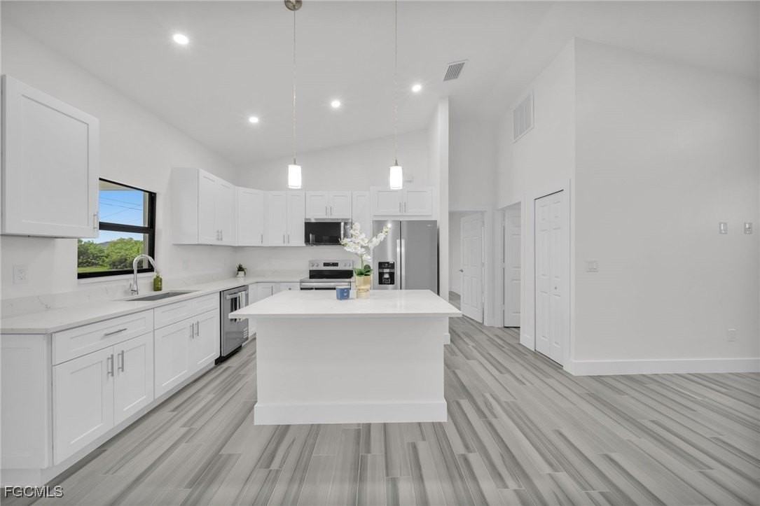 2836 Nw 5th Ter - Photo 4 of 37