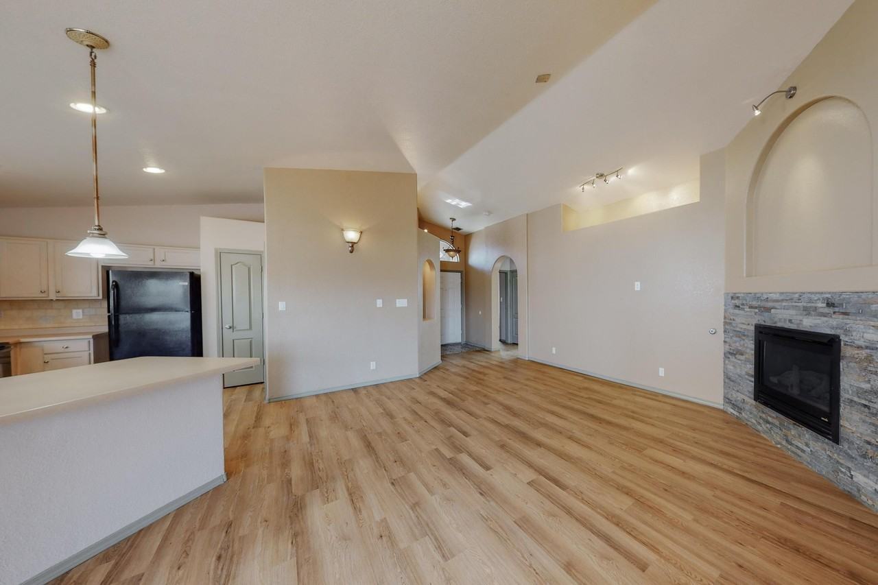 745 Valley Meadows - Photo 3 of 29