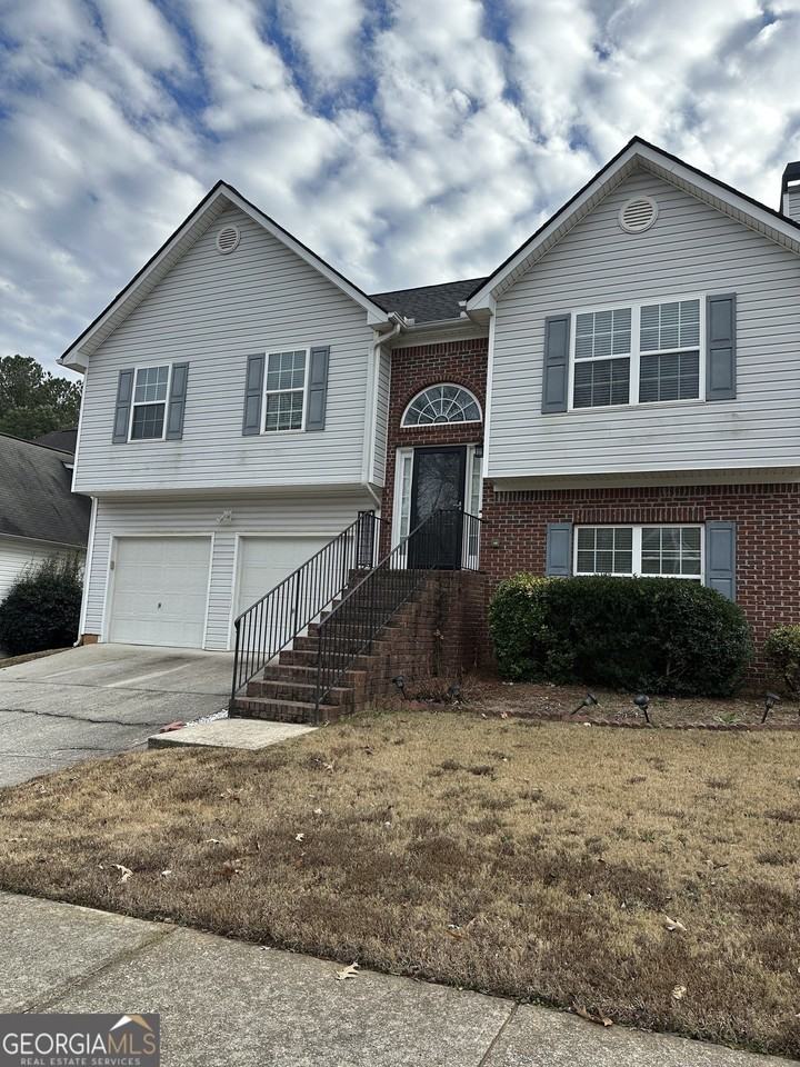 1943 Oakbluff Dr - Photo 2 of 19