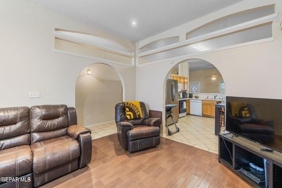 2297 Lisa Sherr St - Photo 3 of 31