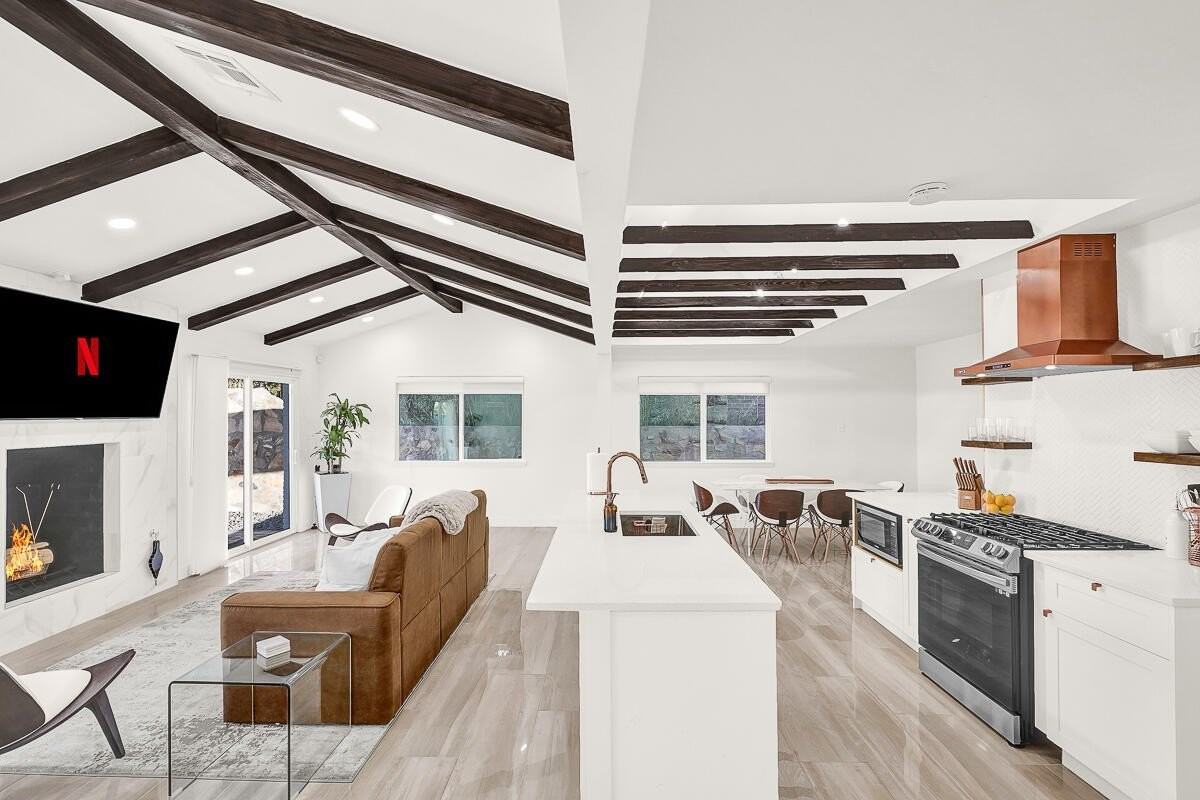 7313 Cerro Negro Dr - Photo 4 of 39