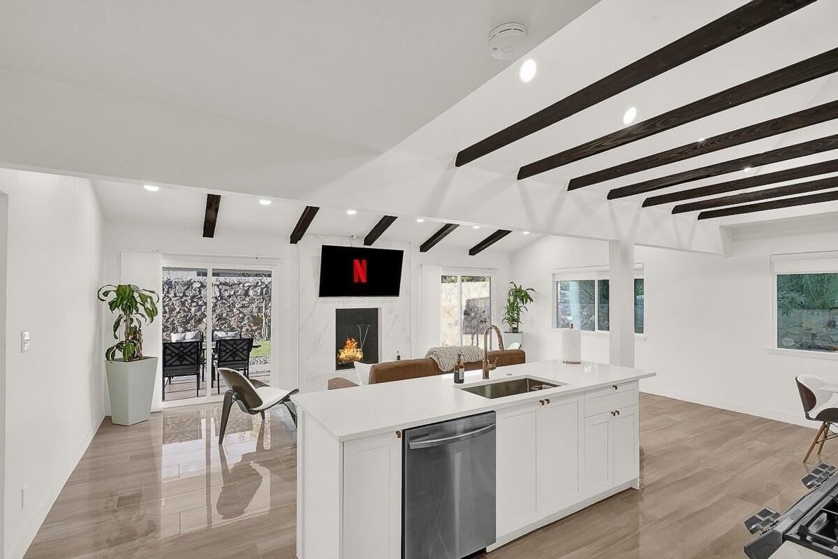 7313 Cerro Negro Dr - Photo 6 of 39