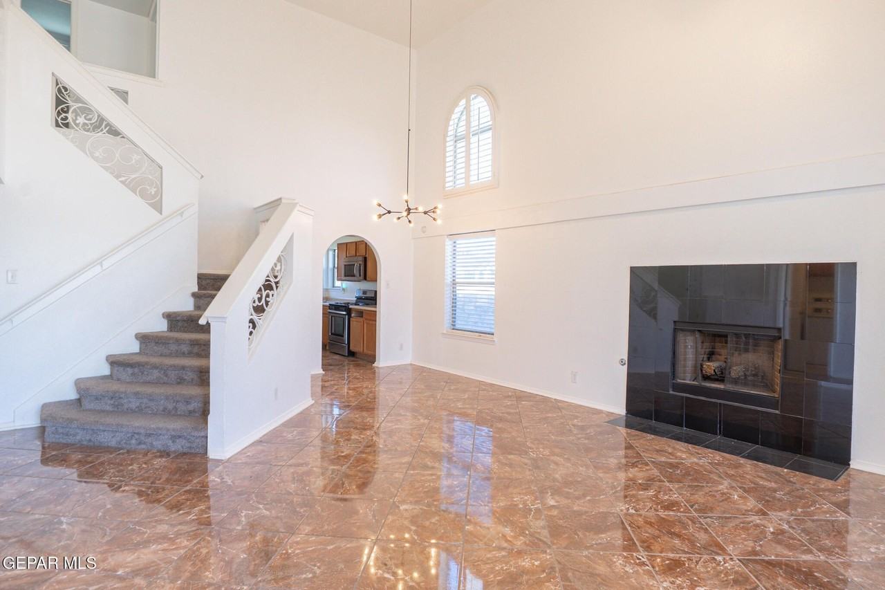 1497 Dunlin Pl - Photo 2 of 37