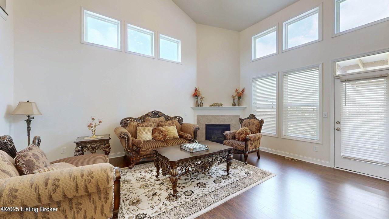 17038 Green Crest Ln - Photo 4 of 9