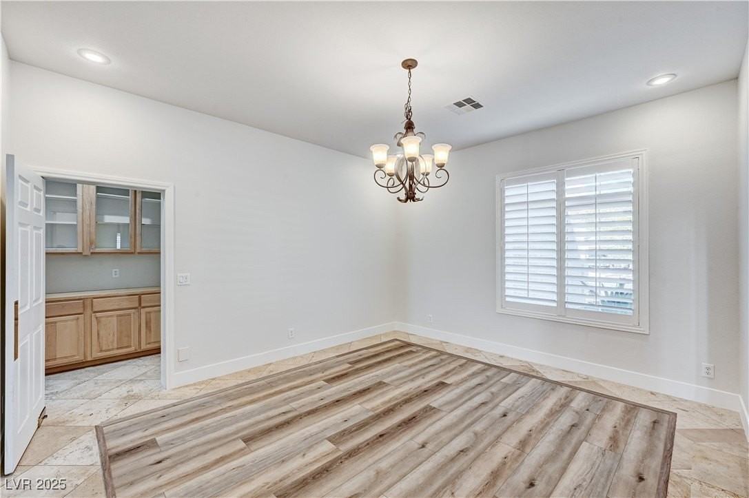 345 Whispering Tree Ave - Photo 4 of 36