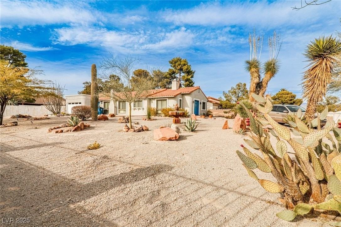 6315 N Park St - Photo 2 of 37