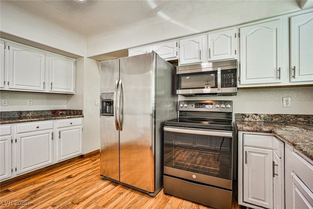 6315 N Park St - Photo 6 of 37