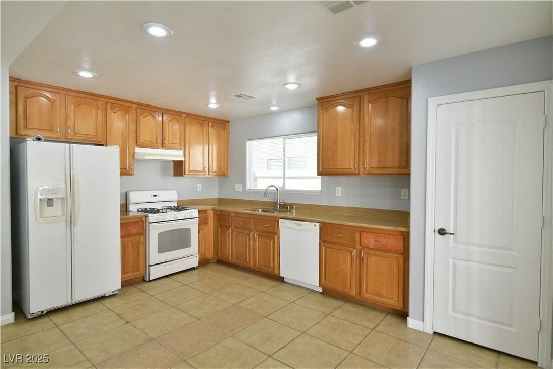 4198 Apple Oak Ct - Photo 5 of 37