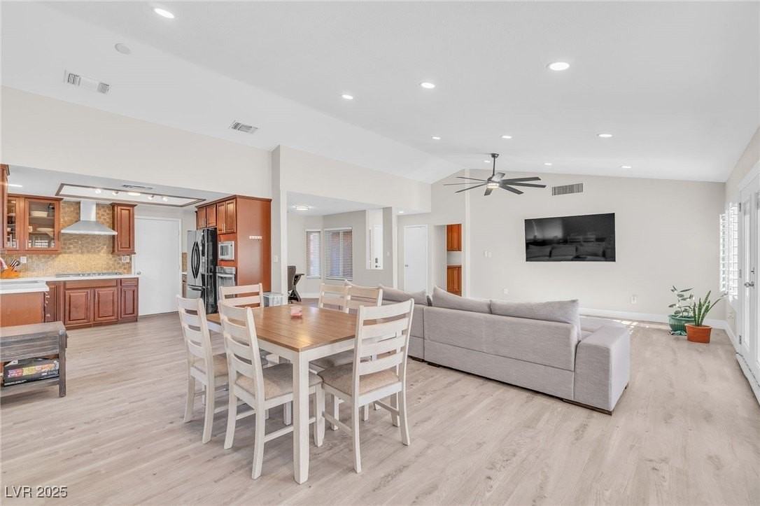 2312 Fairbourne Way - Photo 3 of 29