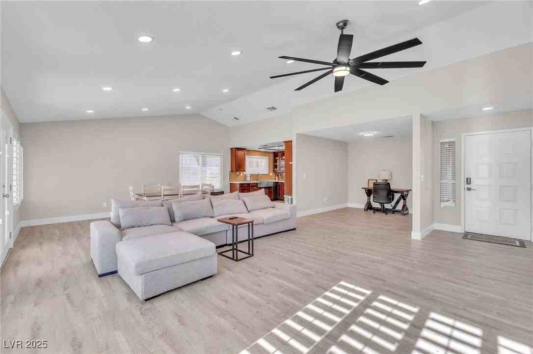 2312 Fairbourne Way - Photo 4 of 29