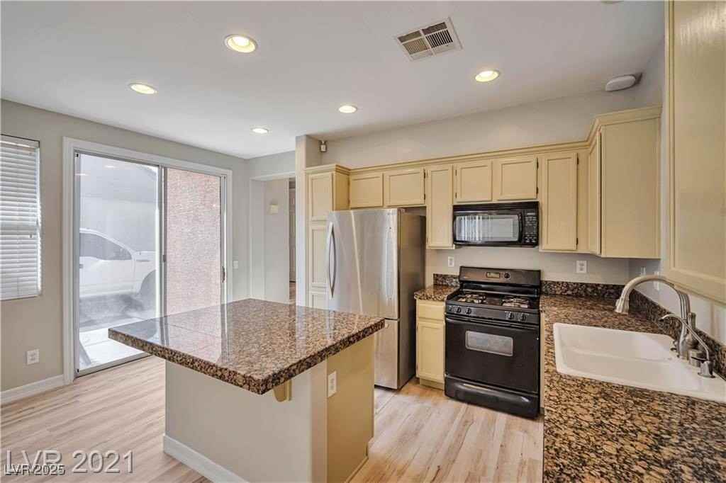 10966 Positano St - Photo 5 of 21