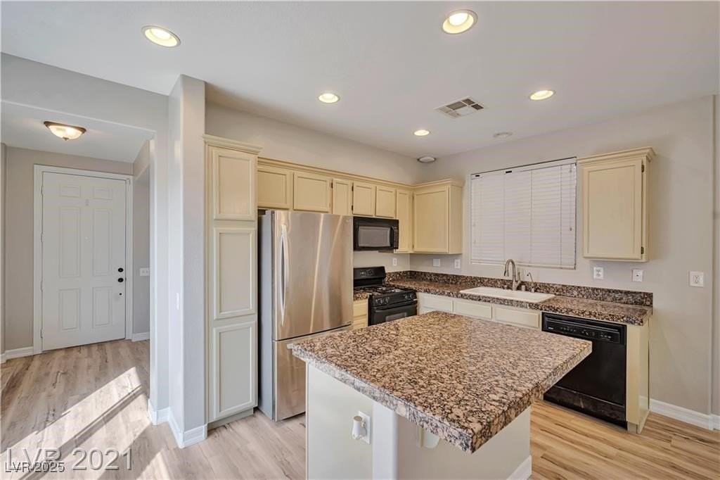 10966 Positano St - Photo 6 of 21