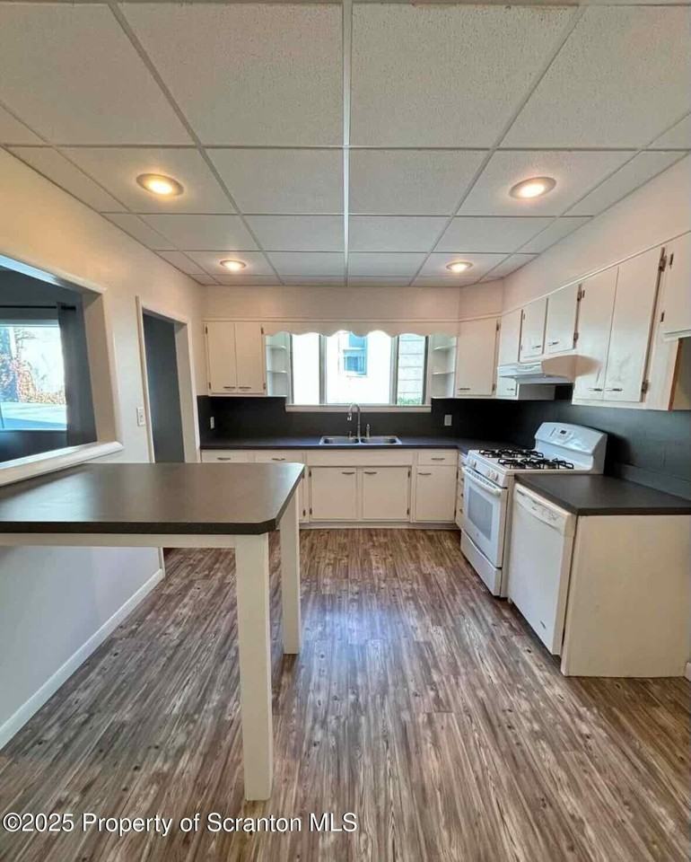 1406 Penn Ave - Photo 6 of 12