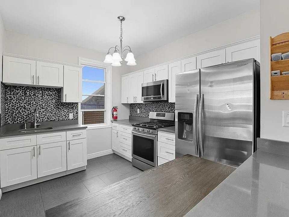 7603 1st Ave #B2 - Photo 3 of 8