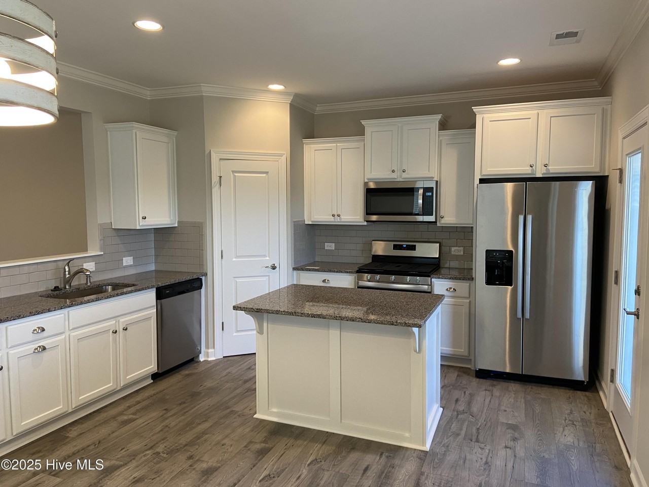 5872 5872 Park W Circle - Photo 7 of 25