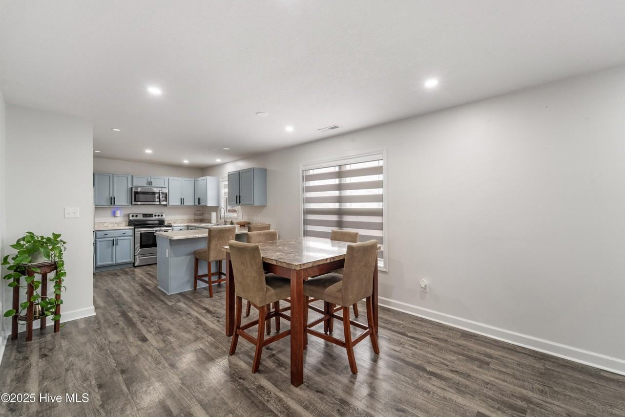 408 Cattle Ranch Ln - Photo 6 of 24