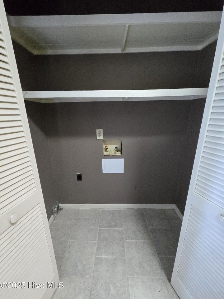 1 Upton Ct - Photo 5 of 16