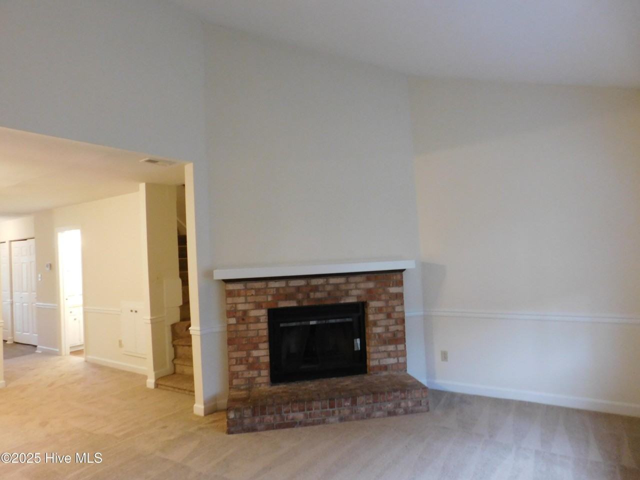 1509 College Way - Photo 3 of 24