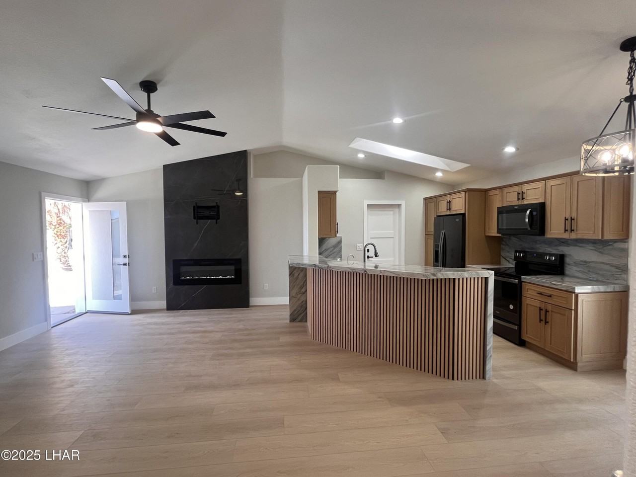 90 Laurentide Lane - Photo 2 of 20