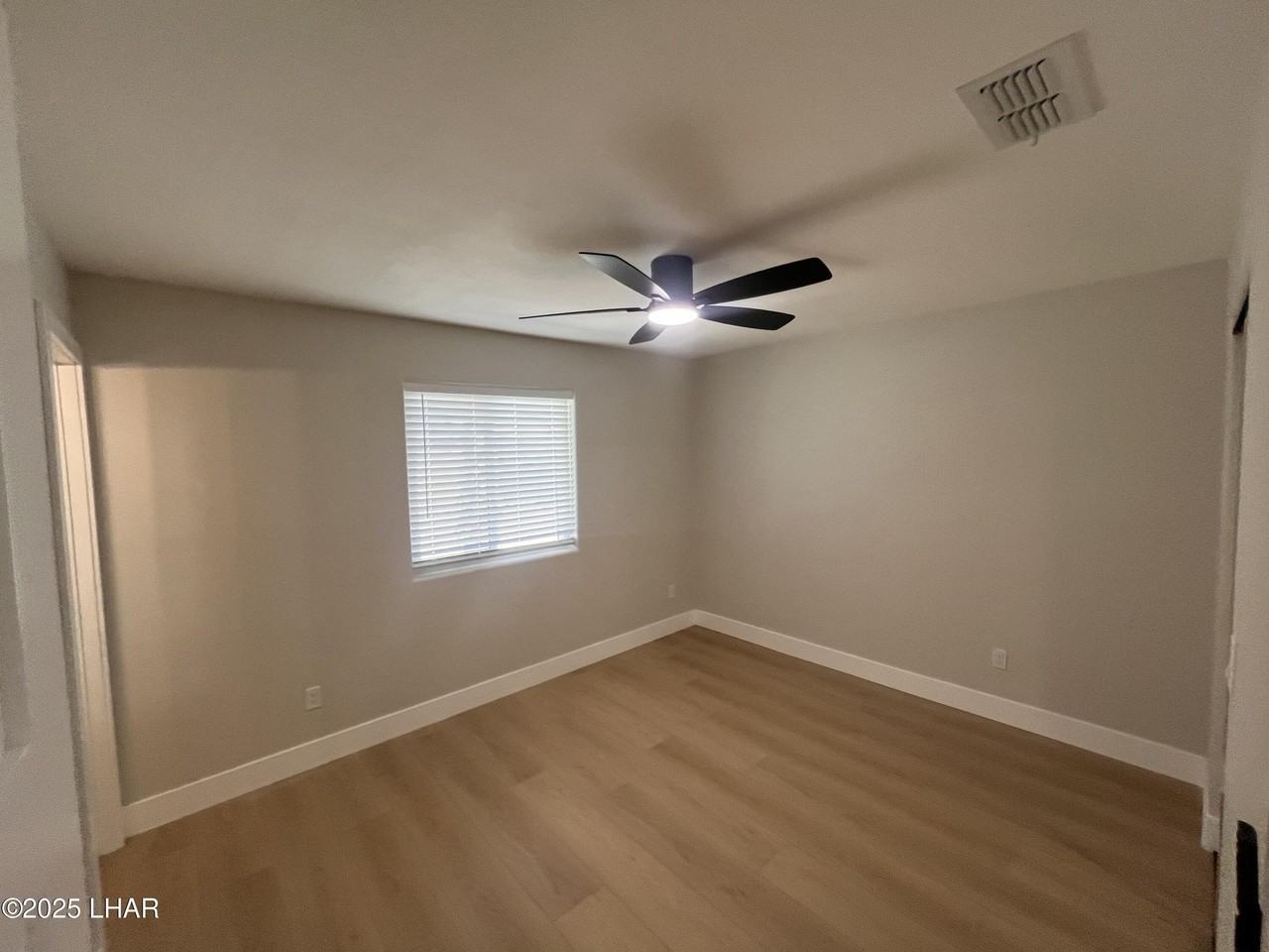 90 Laurentide Lane - Photo 6 of 20