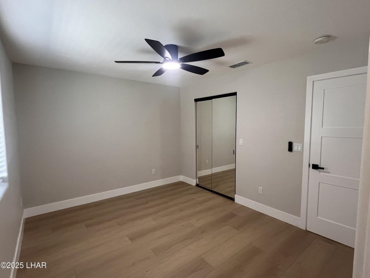 90 Laurentide Lane - Photo 7 of 20