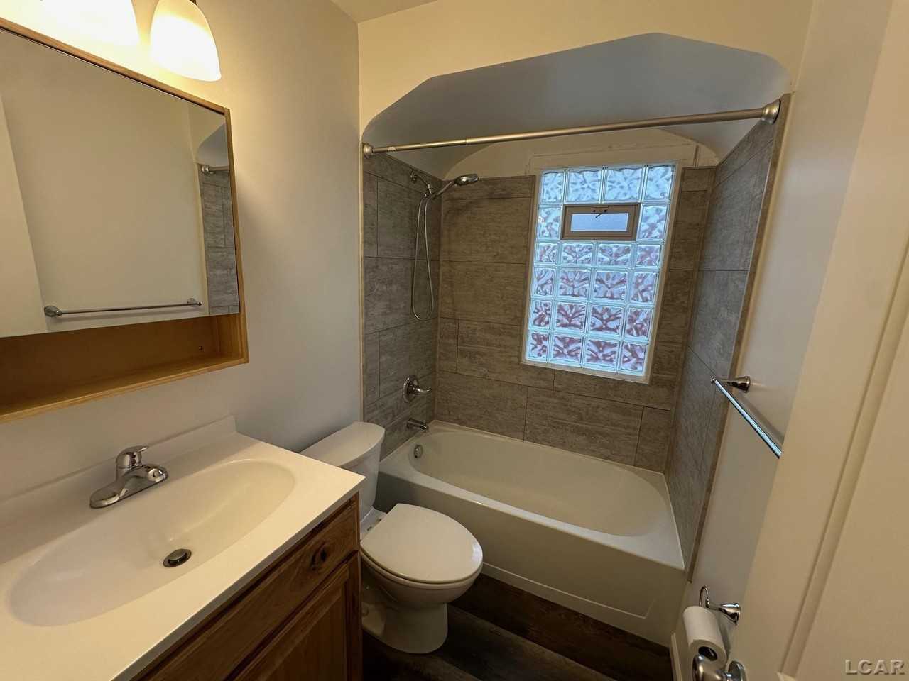 530 Northwestern Dr - Photo 7 of 10