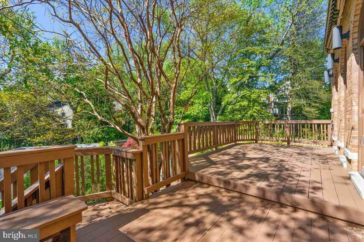 1626 Foxhall Road Northwest - Photo 5 of 23